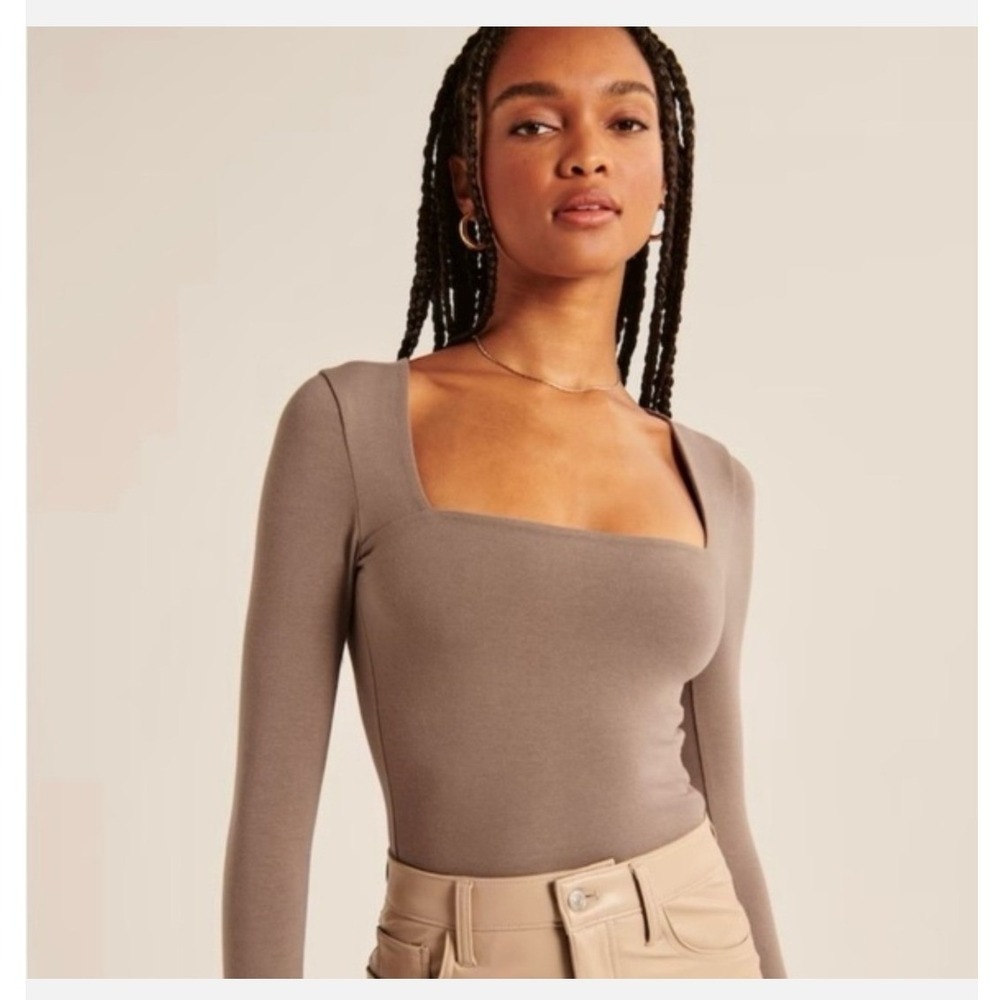 Abercrombie & Fitch Soft Matte Seamless Long Sleeve Square Neck Bodysuit Tan- M